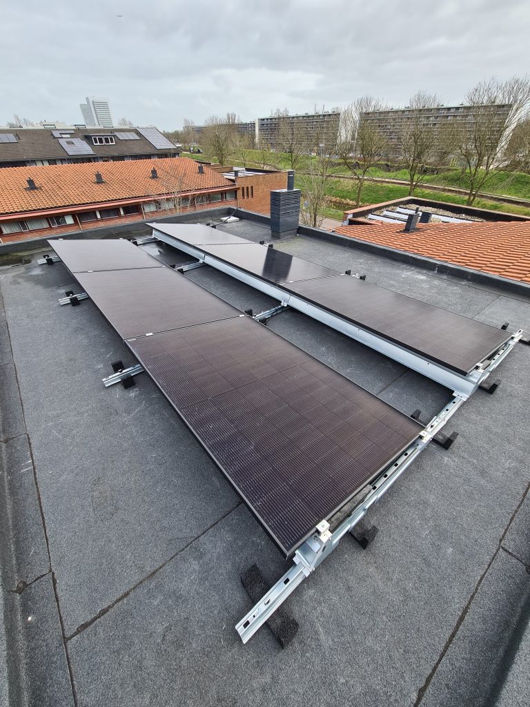Ballast flat roof solar panels
